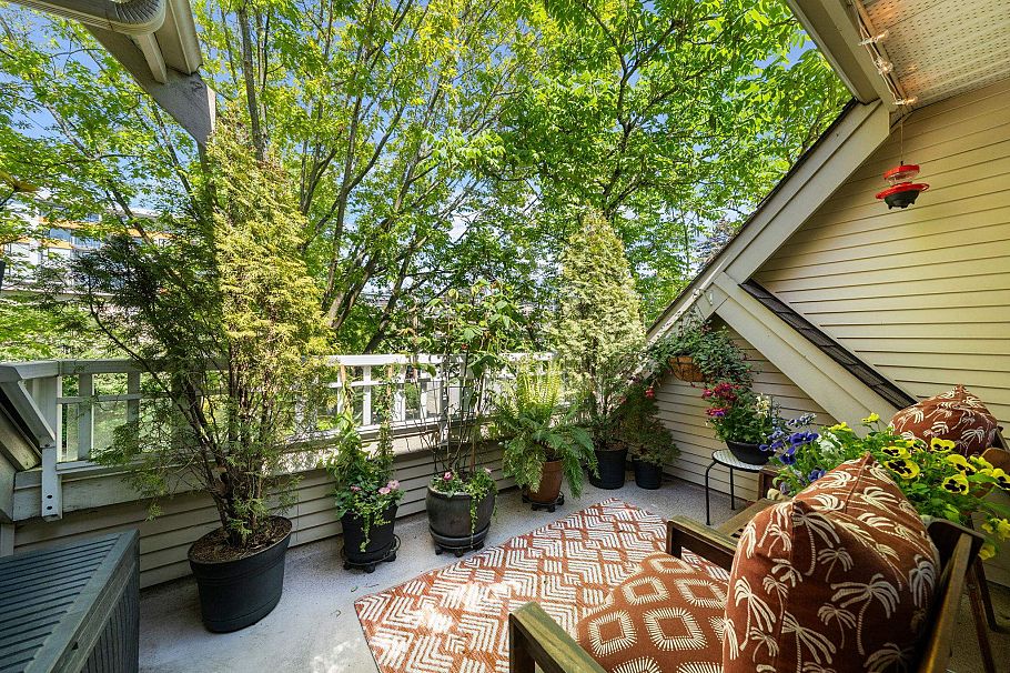 303 365 E 1st Street North Vancouver, BC - 20