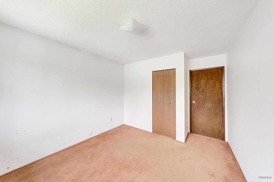 586 E 59th Avenue Vancouver, BC - 26