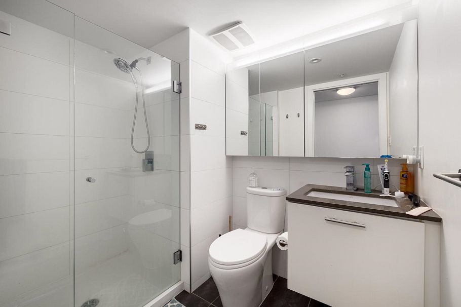 208 150 E Cordova Street Vancouver, BC - 9