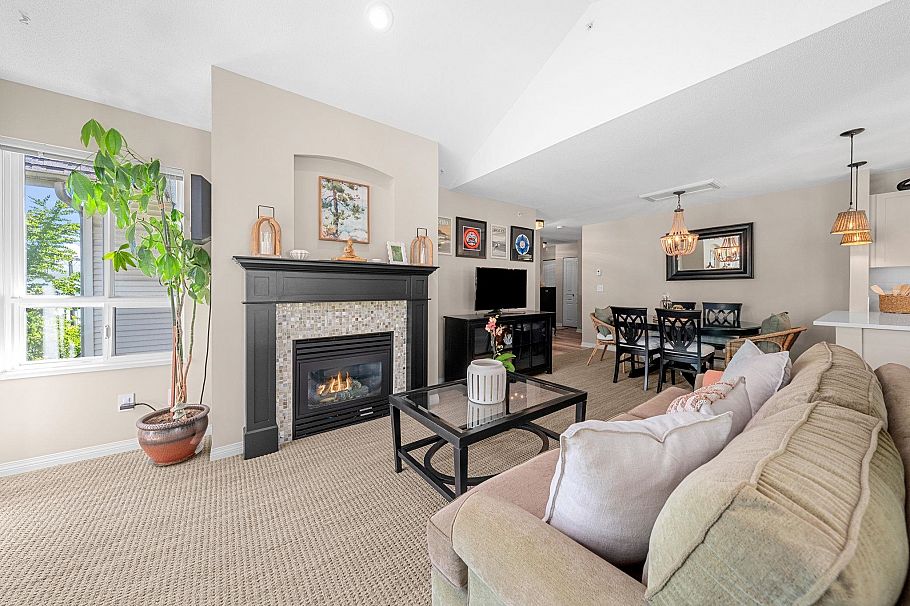 303 365 E 1st Street North Vancouver, BC - 8