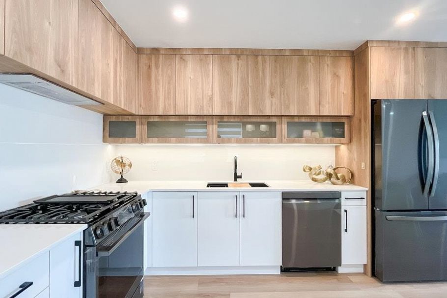 320 E 57th Avenue Vancouver, BC - 8