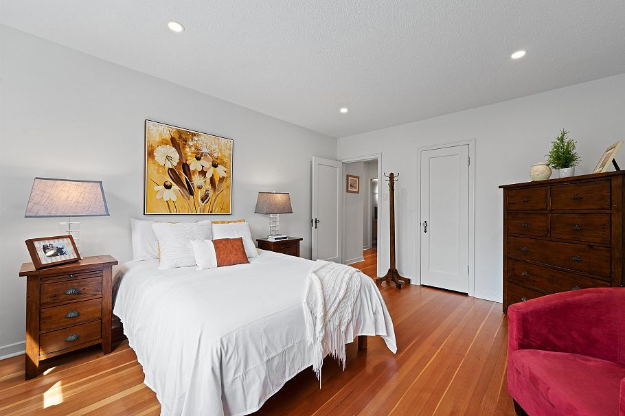 38 N Slocan Street Vancouver, BC - 16