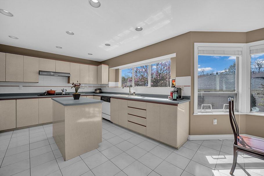 2986 W 35th Avenue Vancouver, BC - 8