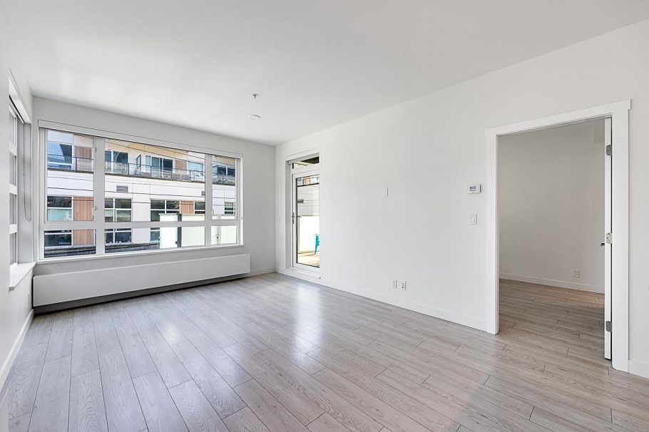 204 711 W 14th Street North Vancouver, BC - 14