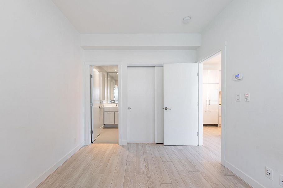 204 711 W 14th Street North Vancouver, BC - 16