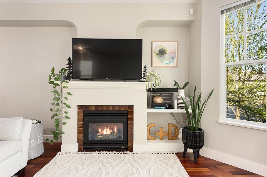 888 W 15th Avenue Vancouver, BC - 3