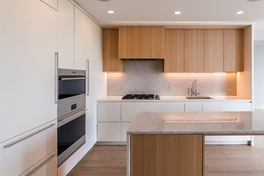 1704 7433 Cambie Street Vancouver, BC - 7