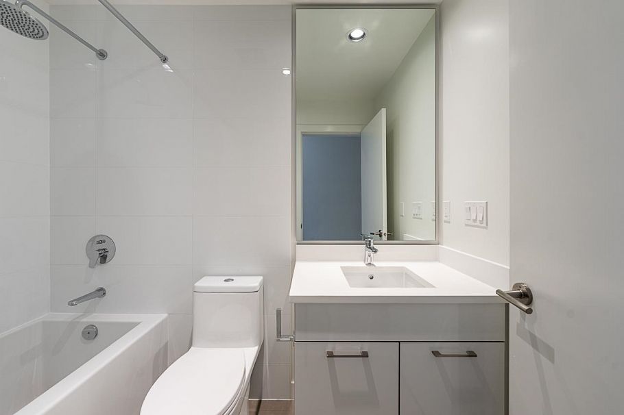 204 711 W 14th Street North Vancouver, BC - 22