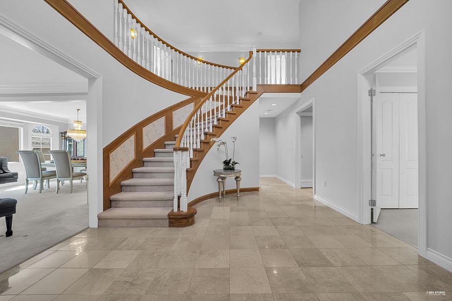 2986 W 35th Avenue Vancouver, BC - 2