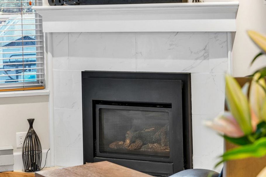 103 245 W 15th Street North Vancouver, BC - 25