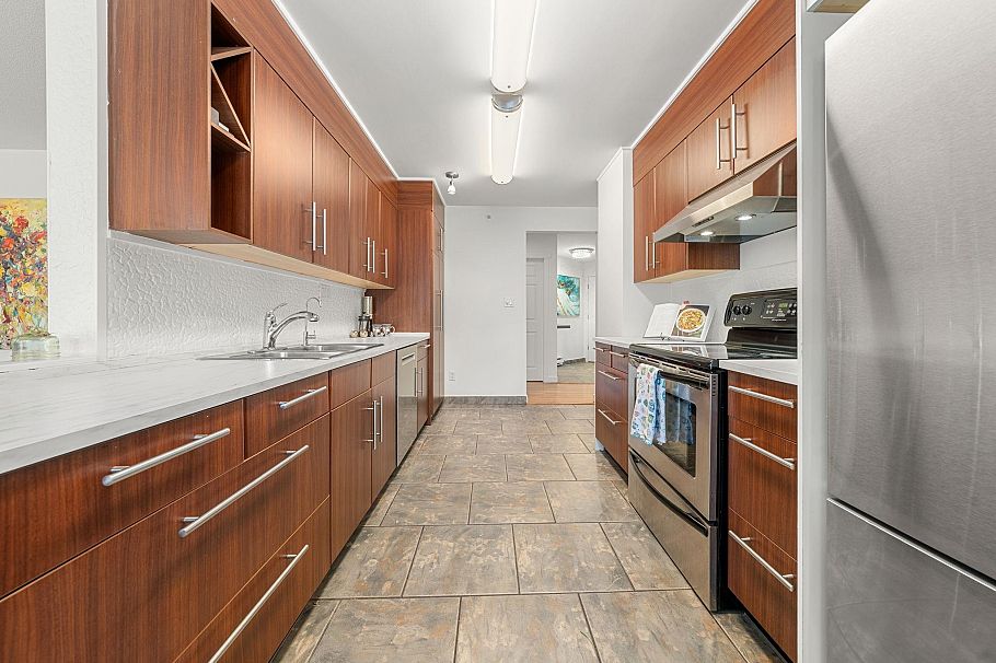 202 1000 Bowron Court North Vancouver, BC - 11