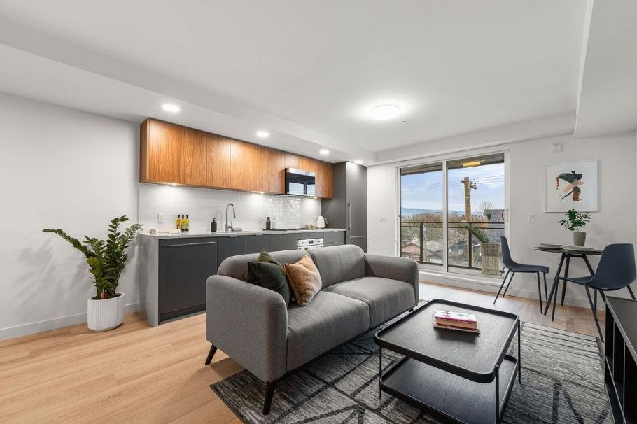 307 2419 Grant Street Vancouver, BC - 2