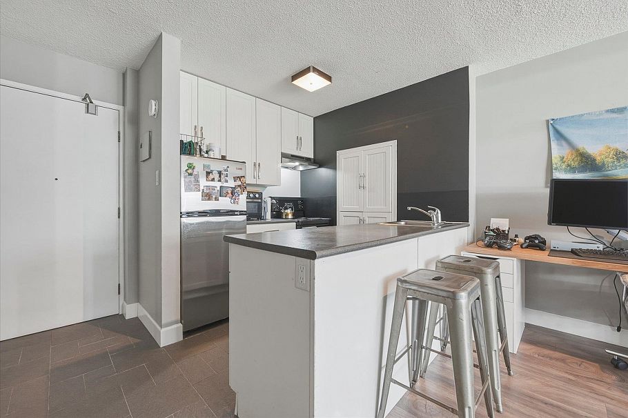 407 950 Drake Street Vancouver, BC - 9