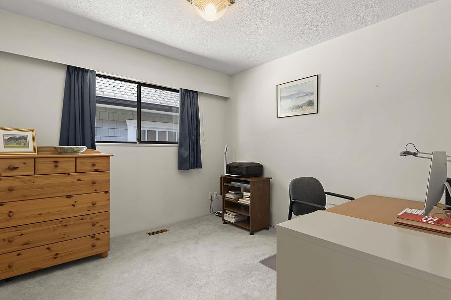 3765 W 30th Avenue Vancouver, BC - 23