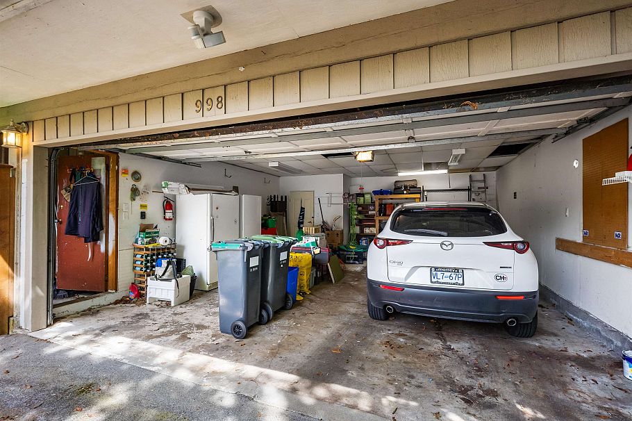 998 Fairway Drive North Vancouver, BC - 35