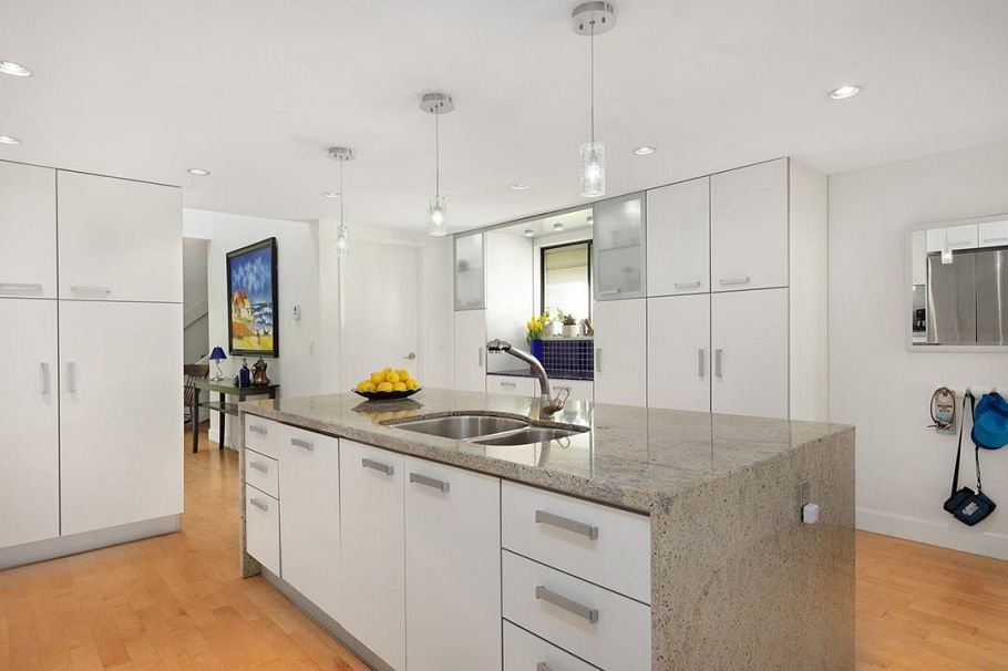 805 W 14th Avenue Vancouver, BC - 15