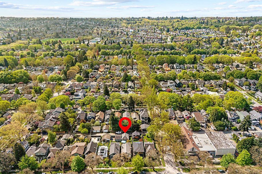 3174 W 10th Avenue Vancouver, BC - 11