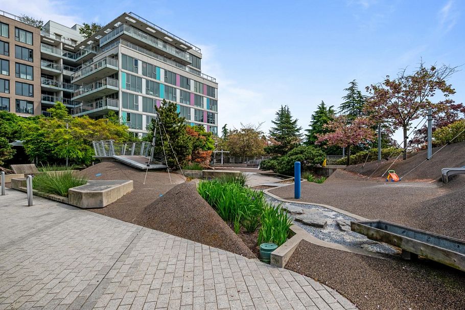 911 8800 Hazelbridge Way Richmond, BC - 29