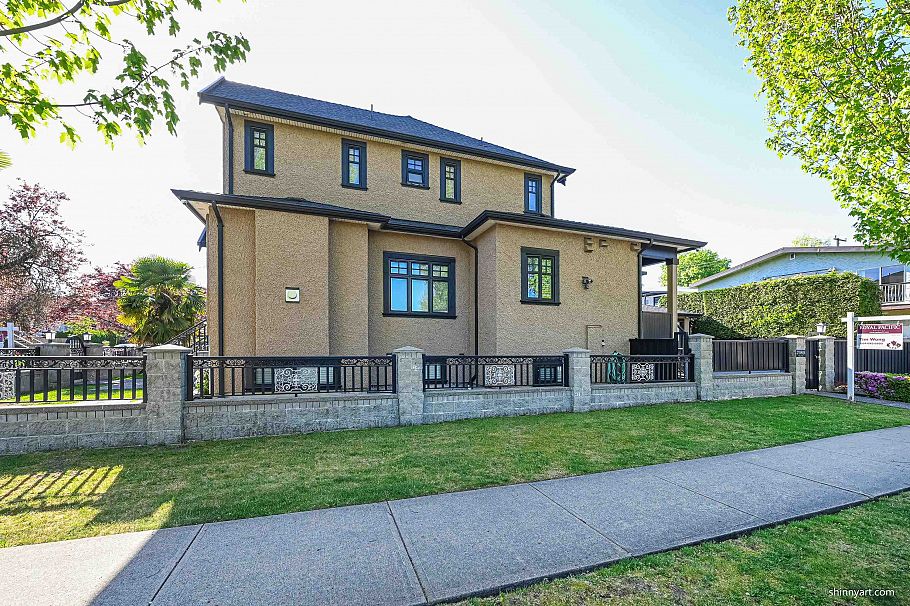 1091 E 55th Avenue Vancouver, BC - 4