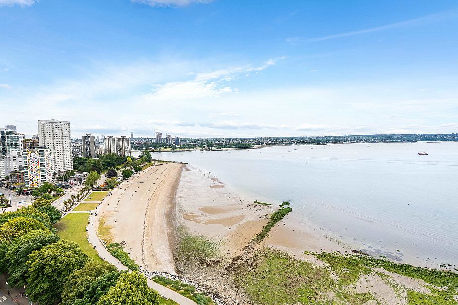 201 1995 Beach Avenue Vancouver, BC - 1