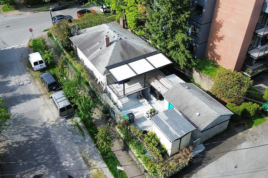 1385 E 7th Avenue Vancouver, BC - 10