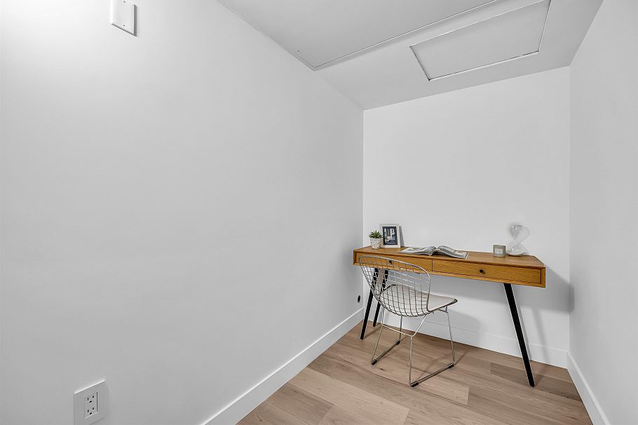 1010 W 52nd Avenue Vancouver, BC - 18