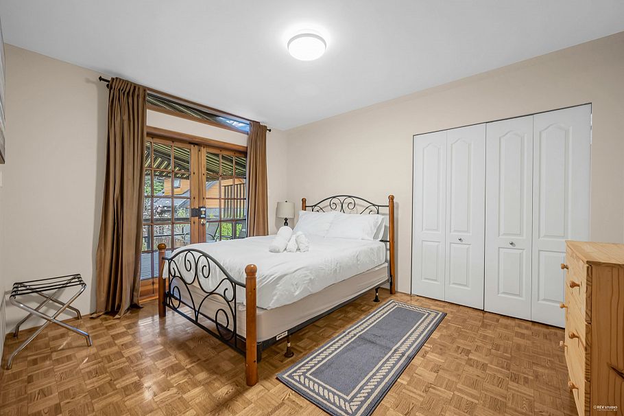 3174 W 10th Avenue Vancouver, BC - 21