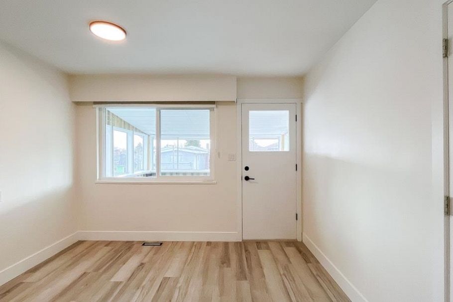 320 E 57th Avenue Vancouver, BC - 14