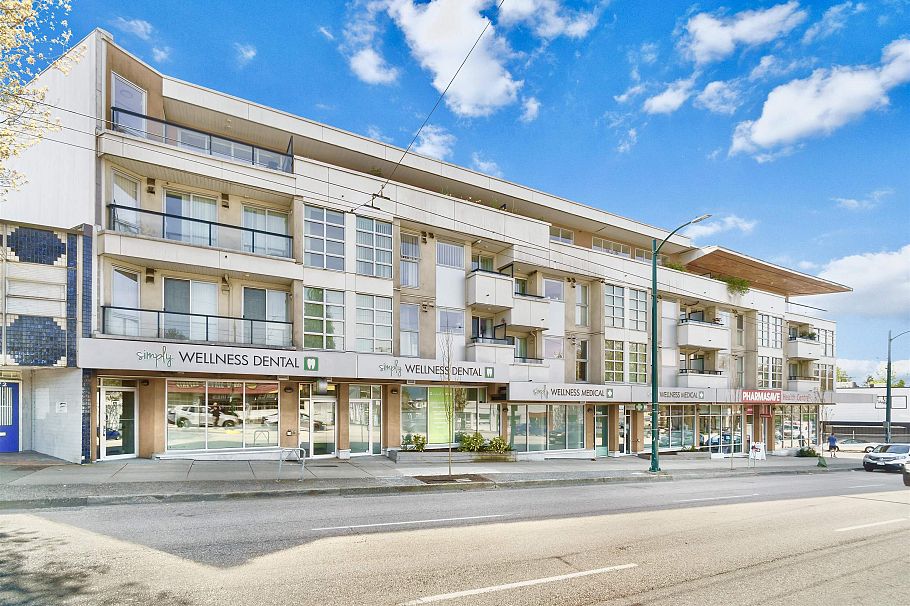 212 4338 Commercial Street Vancouver, BC - 3