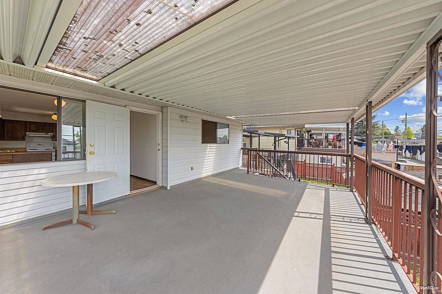 586 E 59th Avenue Vancouver, BC - 21