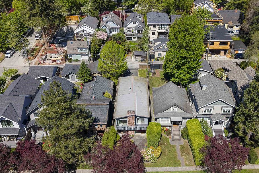 3765 W 30th Avenue Vancouver, BC - 37