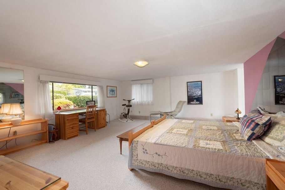 4057 Violet Street North Vancouver, BC - 29