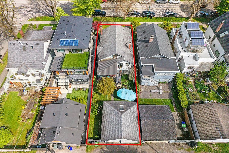 3174 W 10th Avenue Vancouver, BC - 5