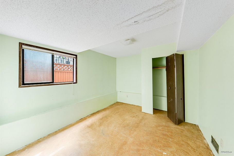 586 E 59th Avenue Vancouver, BC - 23