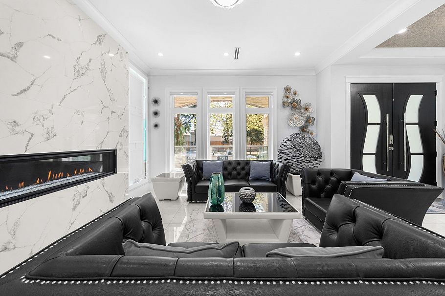 3419 E 48th Avenue Vancouver, BC - 2