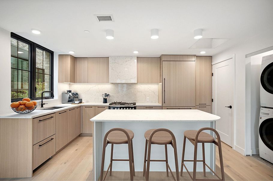 101 157 W King Edward Avenue Vancouver, BC - 1