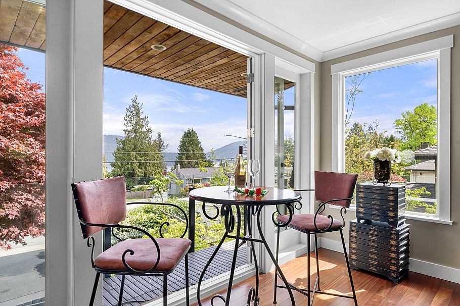 871 Fairway Drive North Vancouver, BC - 12