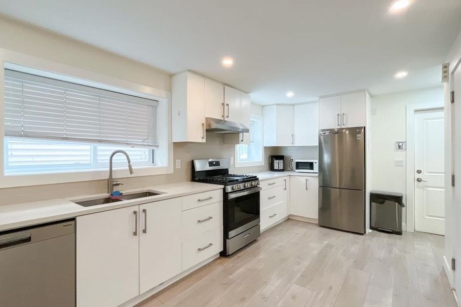 320 E 57th Avenue Vancouver, BC - 26
