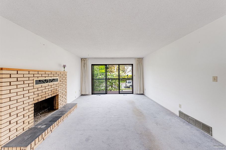 586 E 59th Avenue Vancouver, BC - 10