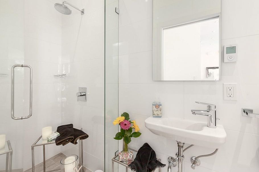 1527 Atlas Lane Vancouver, BC - 8