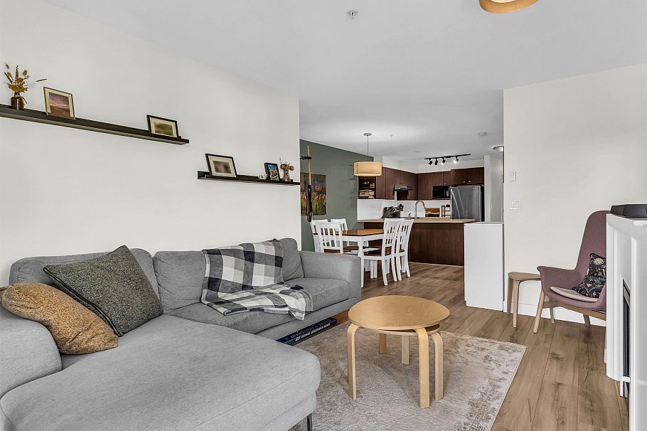 315 738 E 29th Avenue Vancouver, BC - 3