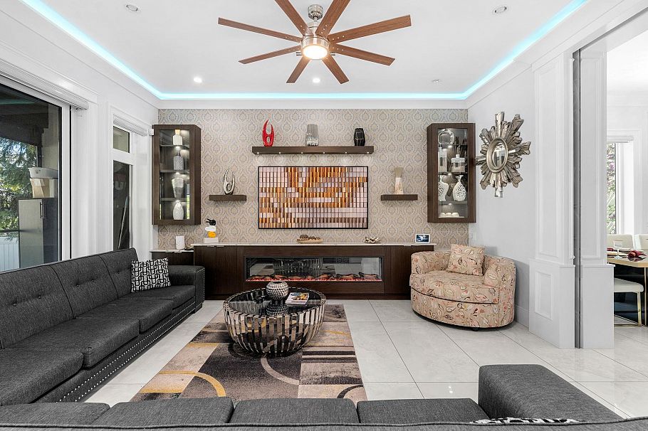 3419 E 48th Avenue Vancouver, BC - 9