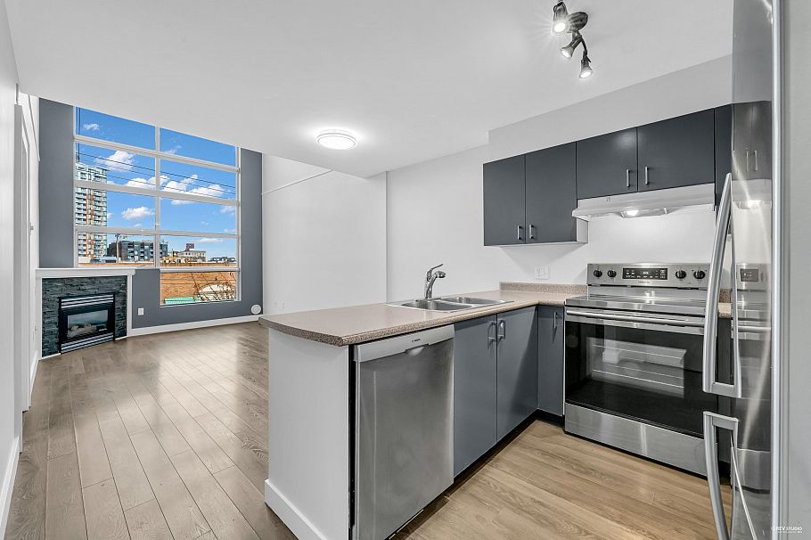 319 418 E Broadway Vancouver, BC - 4