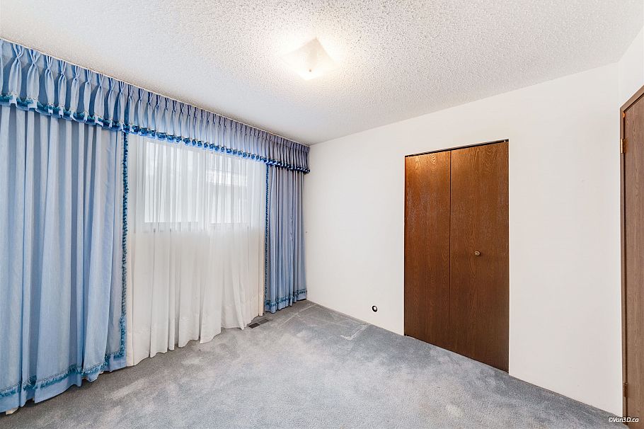 586 E 59th Avenue Vancouver, BC - 29