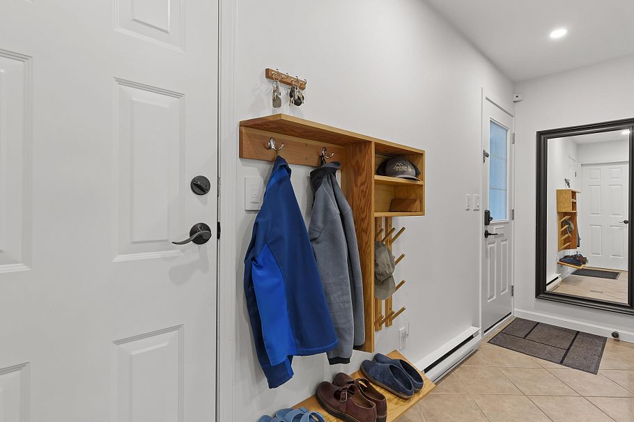 1485 Kitchener Street Vancouver, BC - 3