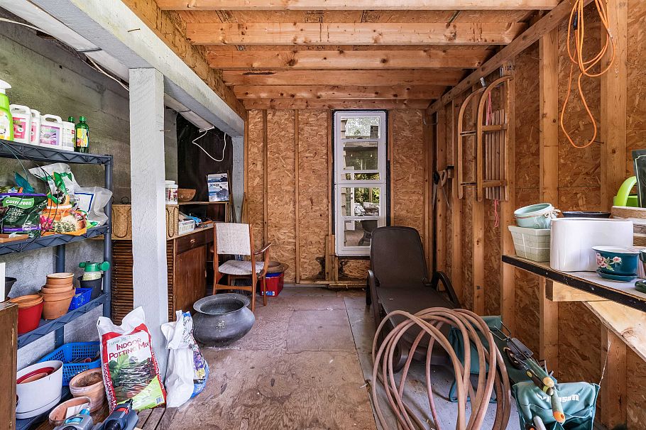 998 Fairway Drive North Vancouver, BC - 34