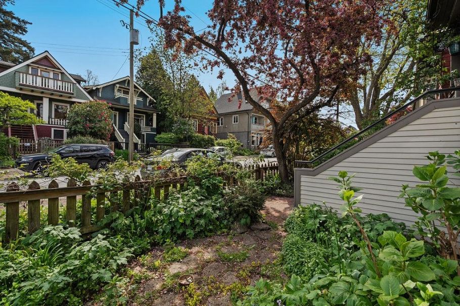 1117 Semlin Drive Vancouver, BC - 39