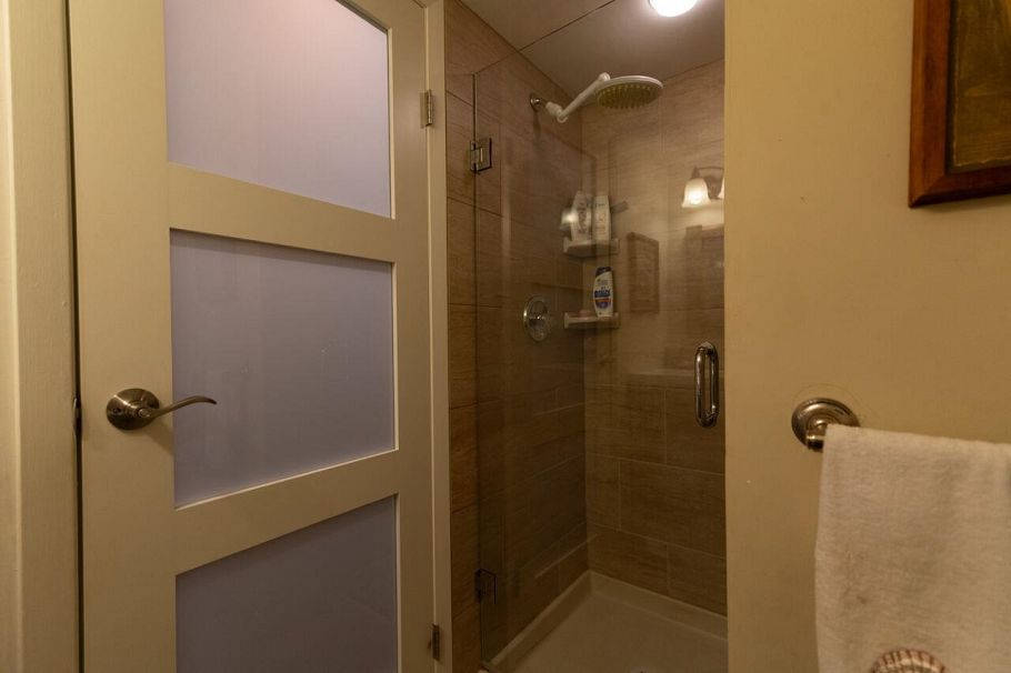 302 1502 Island Park Walk Vancouver, BC - 20