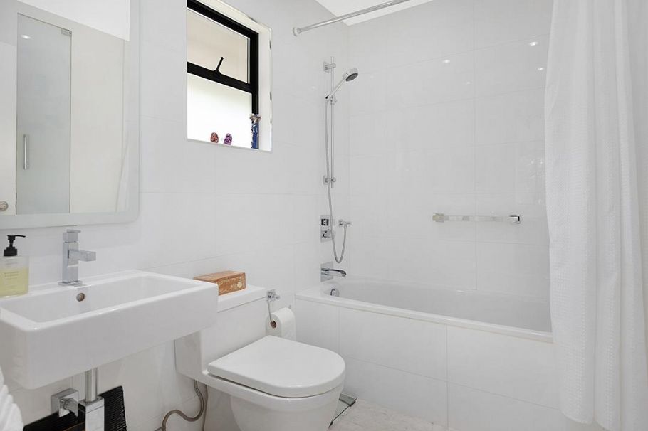 805 W 14th Avenue Vancouver, BC - 24
