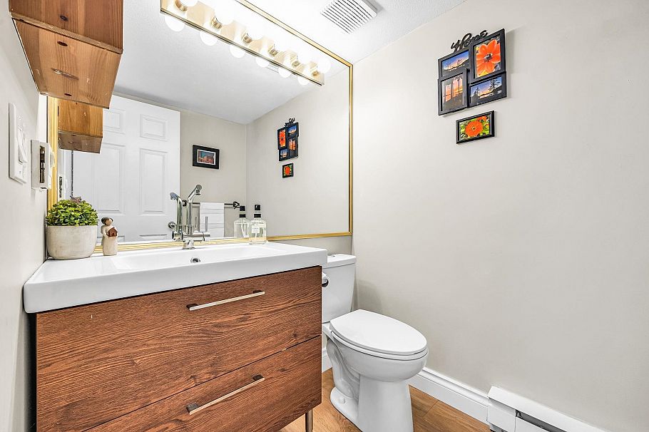 103 245 W 15th Street North Vancouver, BC - 10